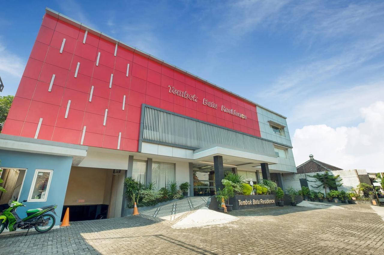 Oyo Flagship 3726 Tembok Batu Residence Tugu Esterno foto