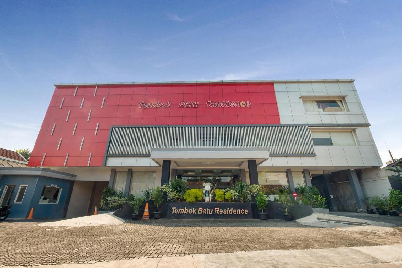 Oyo Flagship 3726 Tembok Batu Residence Tugu Esterno foto