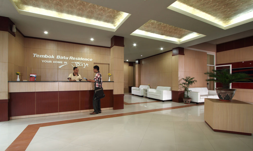Oyo Flagship 3726 Tembok Batu Residence Tugu Esterno foto